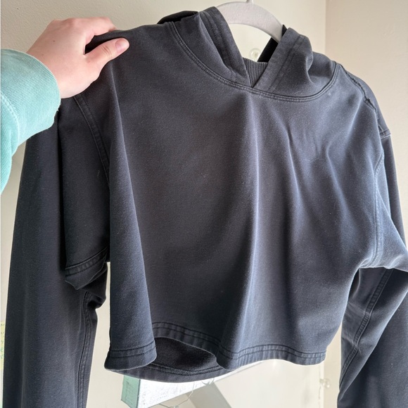 NWTOT Black lululemon all yours cropped hoodie - Picture 7 of 10